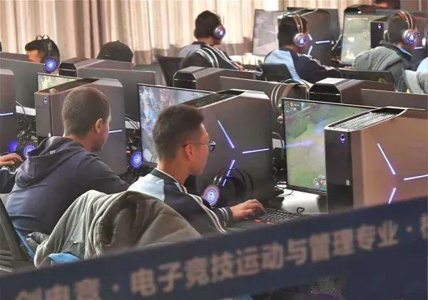 获人民网、新华网肯定电竞陪练如何“改头换面” 电竞世界(图5)
