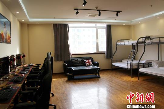 电竞酒店悄然火热中国青年开辟社交新领地(图2)