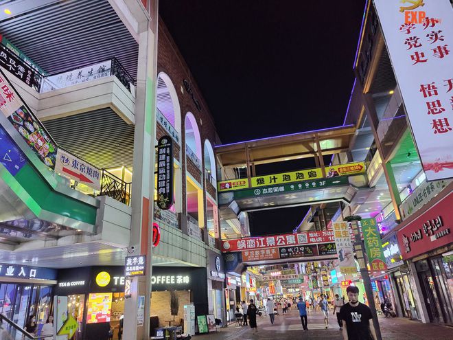 VES电竞酒店初体验：新式主题酒店超越高端网咖的享受(图9)