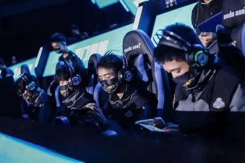 腾讯游戏廖侃：竞游联动和平精英如何让游戏与电竞产生互动和运作 电竞世界(图4)
