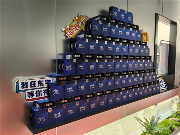 171台都是i9-14900K！全国最大全场i9K网咖开业 曾经的网吧彻底变了(图7)