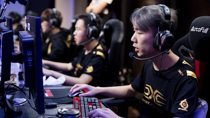 G2帮T1打训练赛 红牛奖金条款揭秘
