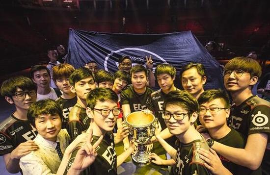 电竞班日常揭秘：为何原神未能融入热潮？(图1)