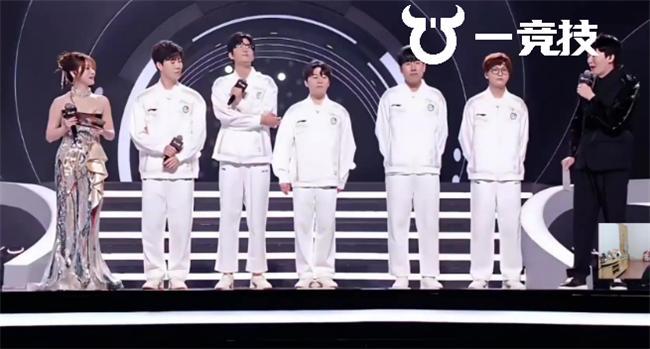 一竞技LOL：LPL第一流量战队被爆拖欠工资 前教练公开发文讨薪