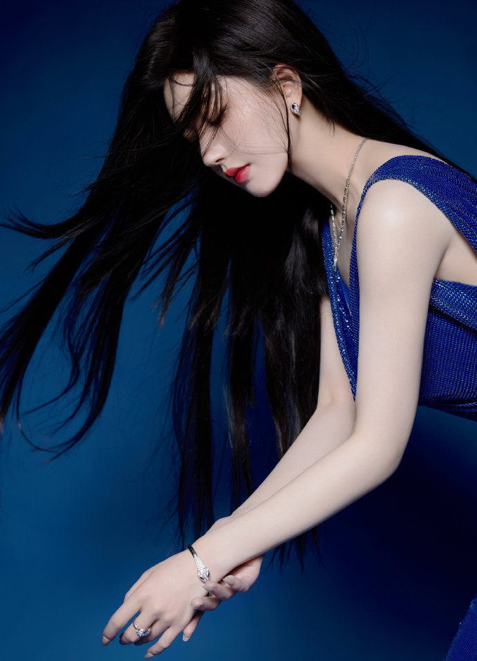 二小阴夹一大阴的k线继女