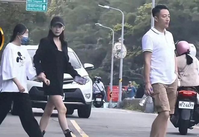 心机后妈VS韩国继父！汪小菲千金险成筹码马筱梅机场护女现暗战