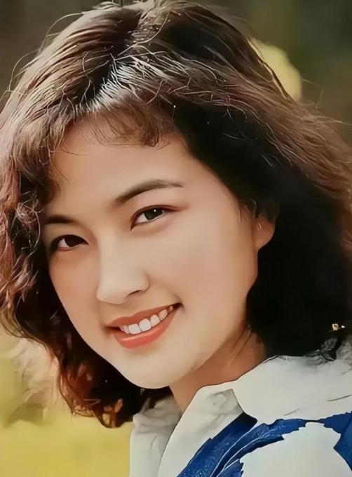 万万没有想到刘晓庆再被举报偷税结果网友一边倒：又逮着她薅(图3)