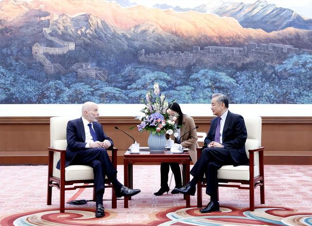 美对华关税高达54%中国与40多国统一战线给美国换个必败结局(图3)