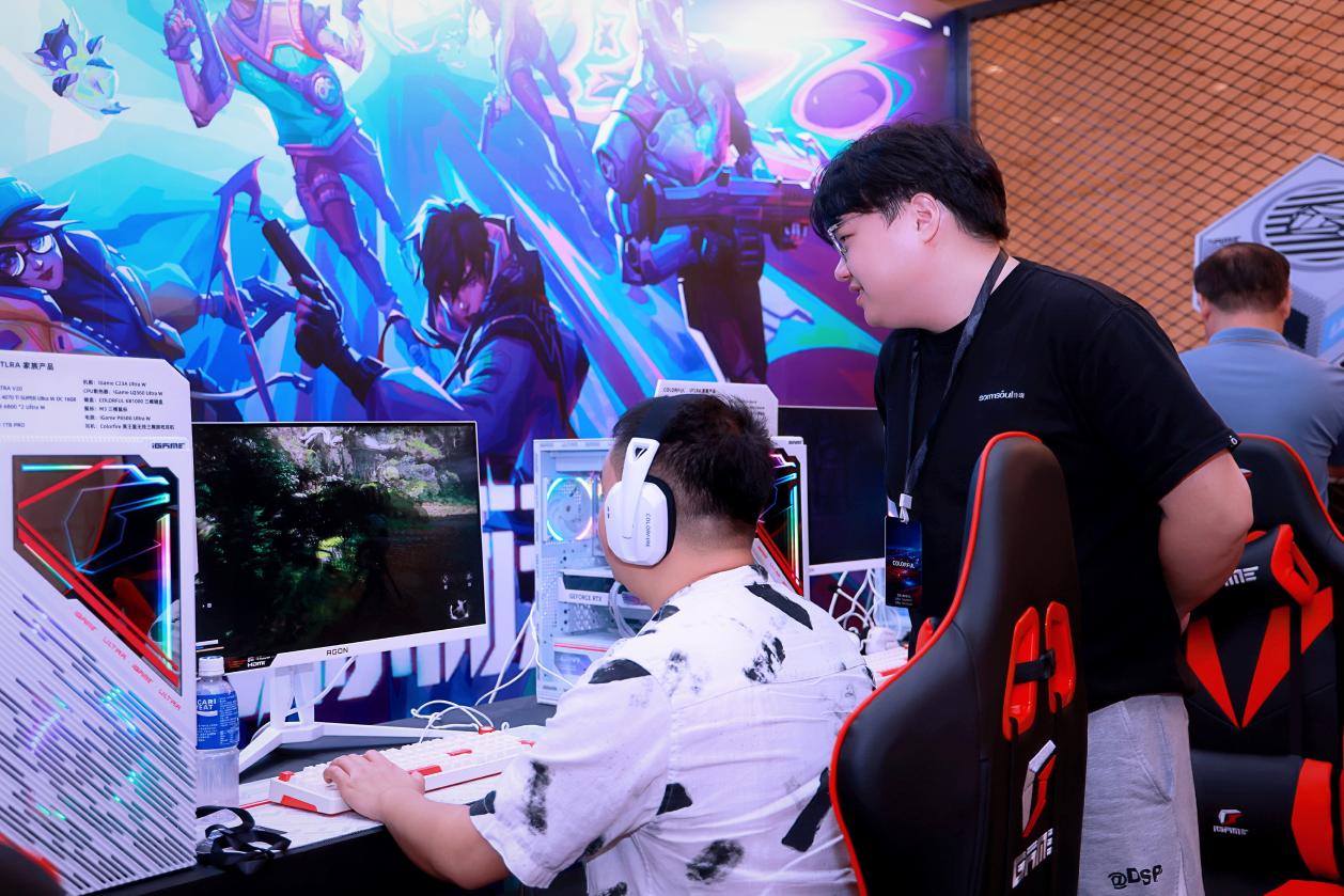 无畏契约曼谷大师赛：电竞如何成为年轻人的新社交空间(图1)