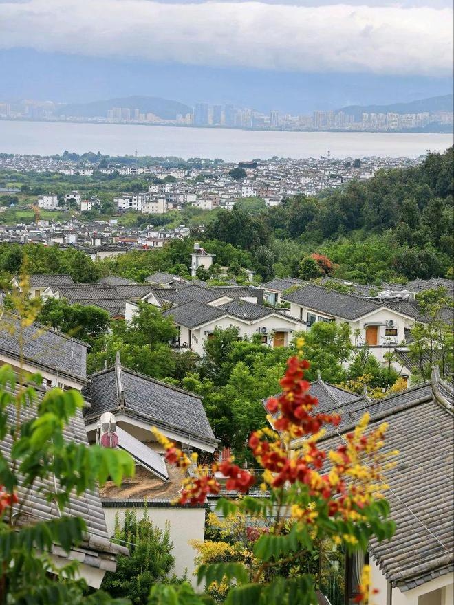 18°清凉一夏！住进这家酒店就住进风景里(图3)