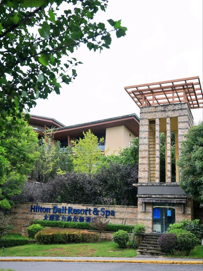 18°清凉一夏！住进这家酒店就住进风景里