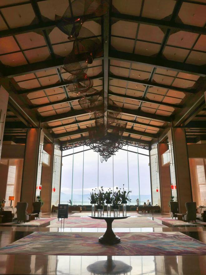 18°清凉一夏！住进这家酒店就住进风景里(图5)