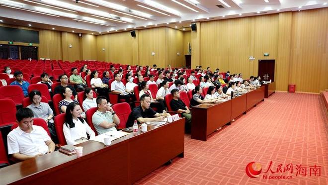 “寻美琼山”网络宣传晋级作品点评会圆满落幕 专家助力精品创作(图3)
