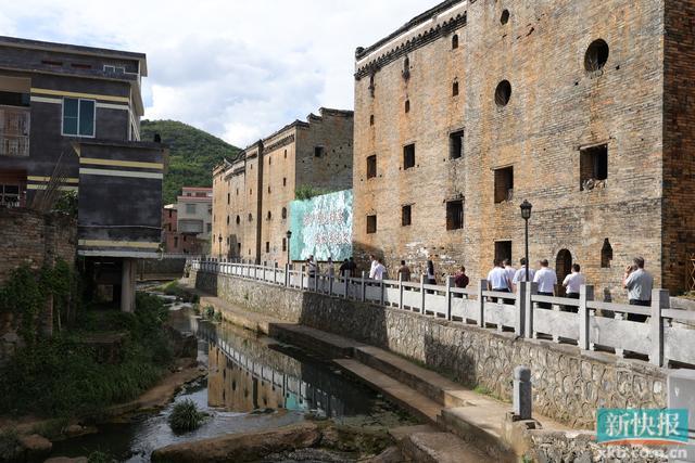 驻清远市连州大路边镇工作队：“黄埔-大路边消费帮扶馆”开馆揭牌 注入振兴新动能(图6)