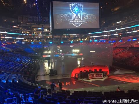 T1击败KT夺冠Faker用第六冠给LPL资本上了一课