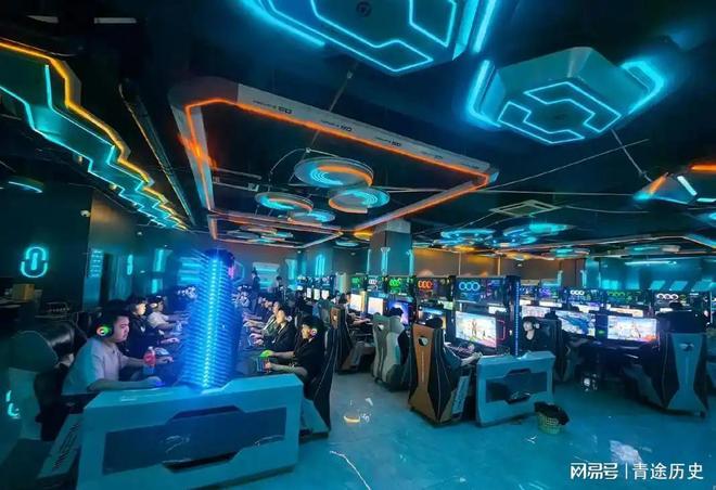 4年倒闭5万家！网吧集体熄灯那个通宵打游戏的青春彻底关机了(图4)