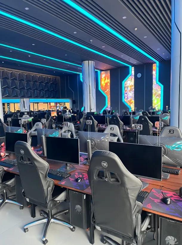 朝鲜网吧开业人满为患都能玩什么游戏？打使命召唤？(图5)