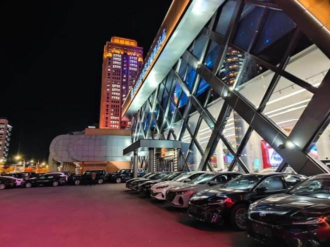 朝鲜网吧开业人满为患都能玩什么游戏？打使命召唤？(图8)