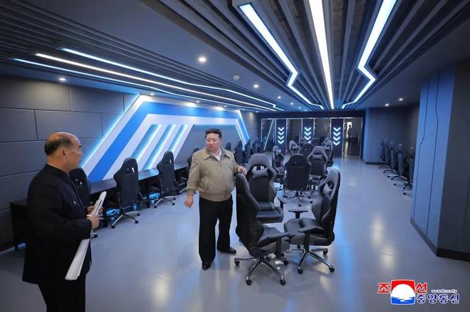 朝鲜网吧开业人满为患都能玩什么游戏？打使命召唤？(图11)