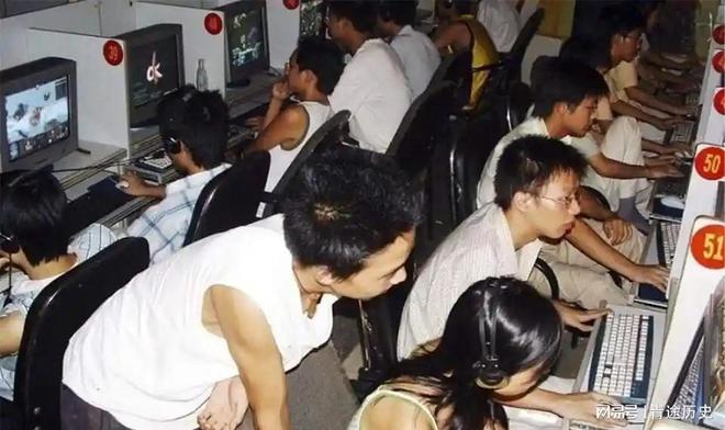 两年暴涨50%家家有电脑的时代网吧为啥突然又火了？(图2)