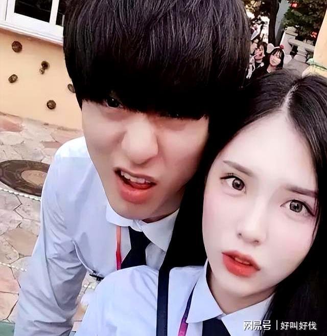 WE大舅子开播胡子拉碴像大叔模样认不出还无家可归