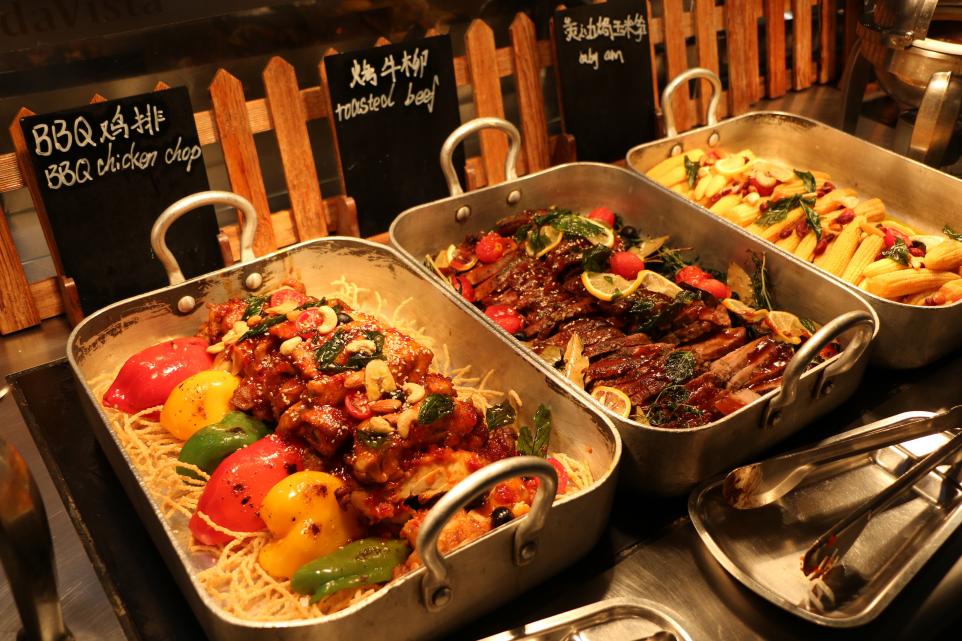 “冬日上新”主题美食季正式启幕——多元主题自助晚餐焕冬季餐饮体验(图3)