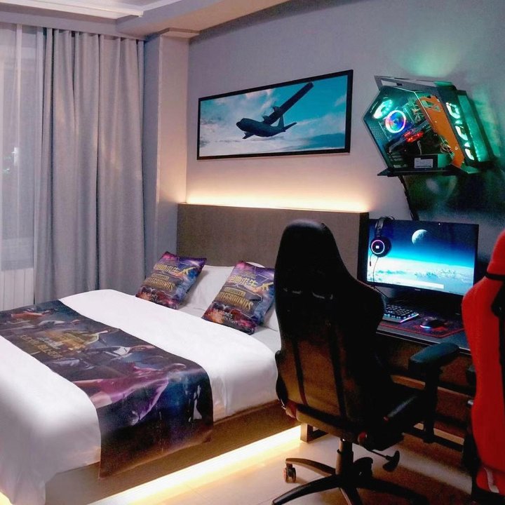 禁毒 “住进” 电竞酒店细节拉满