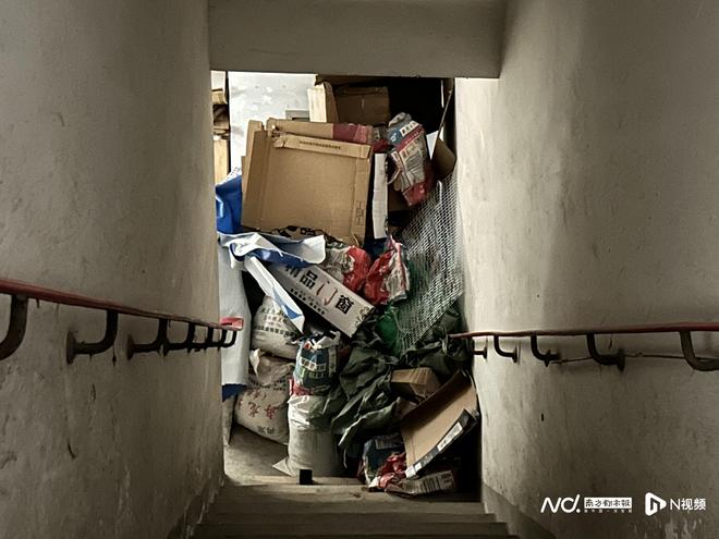 记者揭广州高层商住楼消防之患：占通道失维护逃生路易阻断(图12)