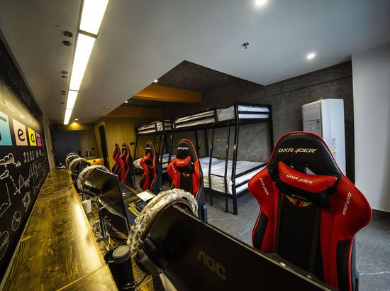 海南产经新观察：首破“百万”“千亿” 三亚旅游再上新台阶