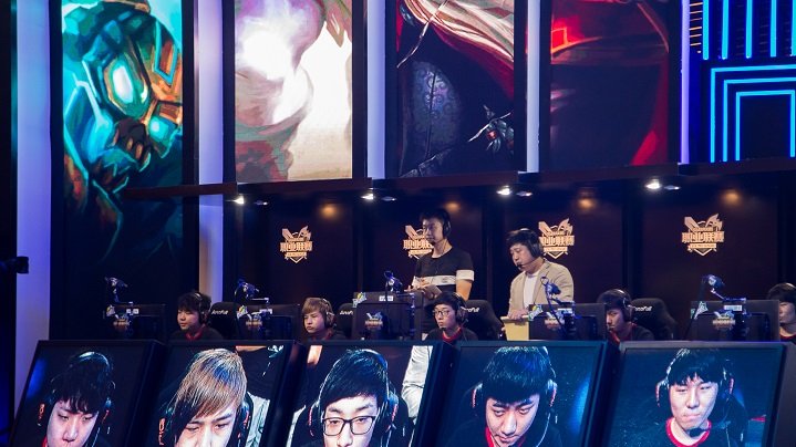 联想极光校园电竞争霸赛热血启幕高校玩家火热招募中！(图1)